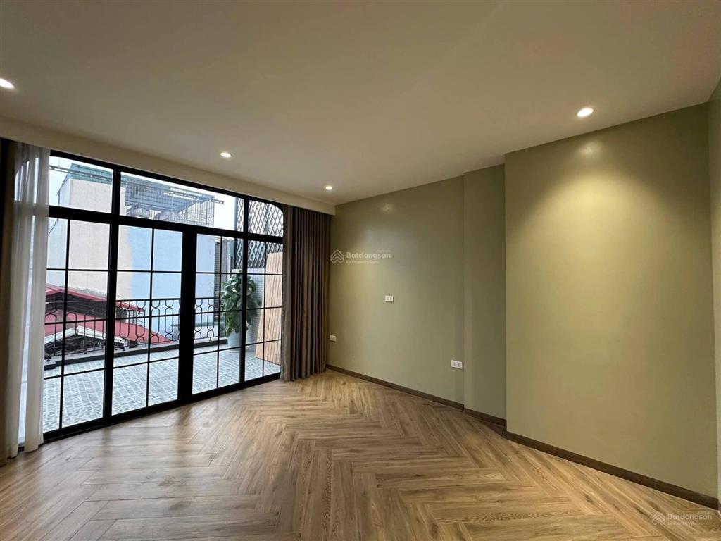 Bán nhà phố ngọc khánh , ba đình , 42m2 , 6 tầng , thang máy , mặt tiền 4,2m , ngõ ô tô , giá 20 tỷ