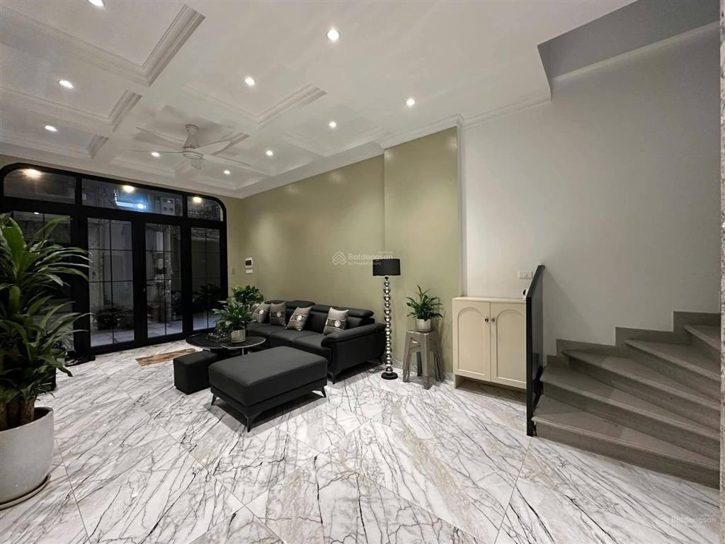 Bán nhà phố ngọc khánh , ba đình , 42m2 , 6 tầng , thang máy , mặt tiền 4,2m , ngõ ô tô , giá 20 tỷ