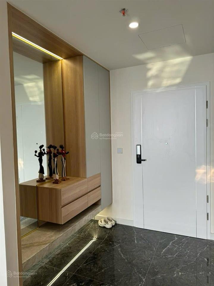 Bán chung cư tân hoàng minh , nguyễn văn huyên , căn hộ 200m2 5 ngủ , 5wc .tầng 24 , giá 52 tỷ