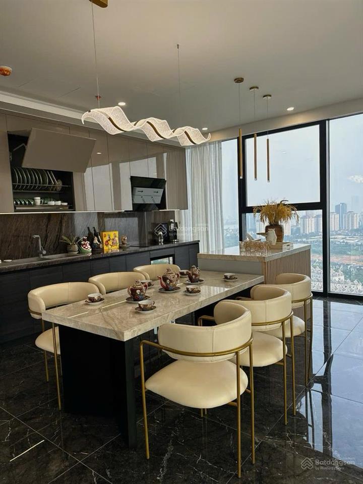 Bán chung cư tân hoàng minh , nguyễn văn huyên , căn hộ 200m2 5 ngủ , 5wc .tầng 24 , giá 52 tỷ