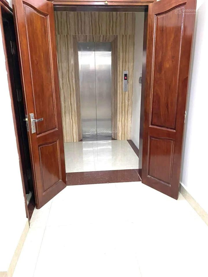 Bán nhà phố nguyên hồng, đống đa 44m 5 tầng mặt tiền 4,1m vỉa hè 2m giá 24 tỷ
