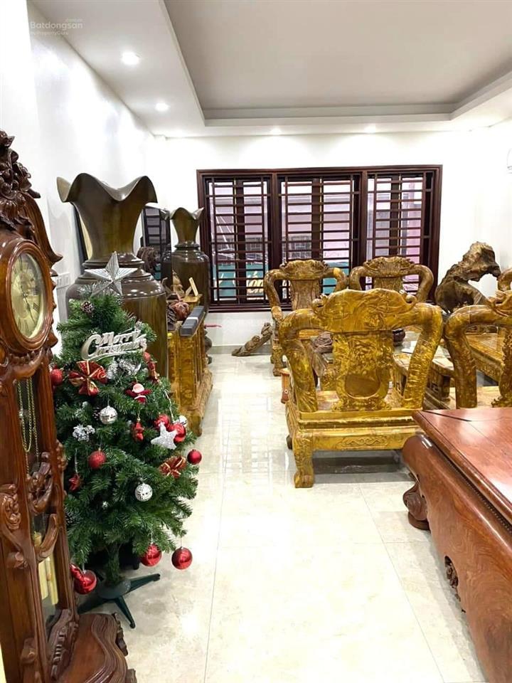 Bán nhà phố nguyên hồng, đống đa 44m 5 tầng mặt tiền 4,1m vỉa hè 2m giá 24 tỷ