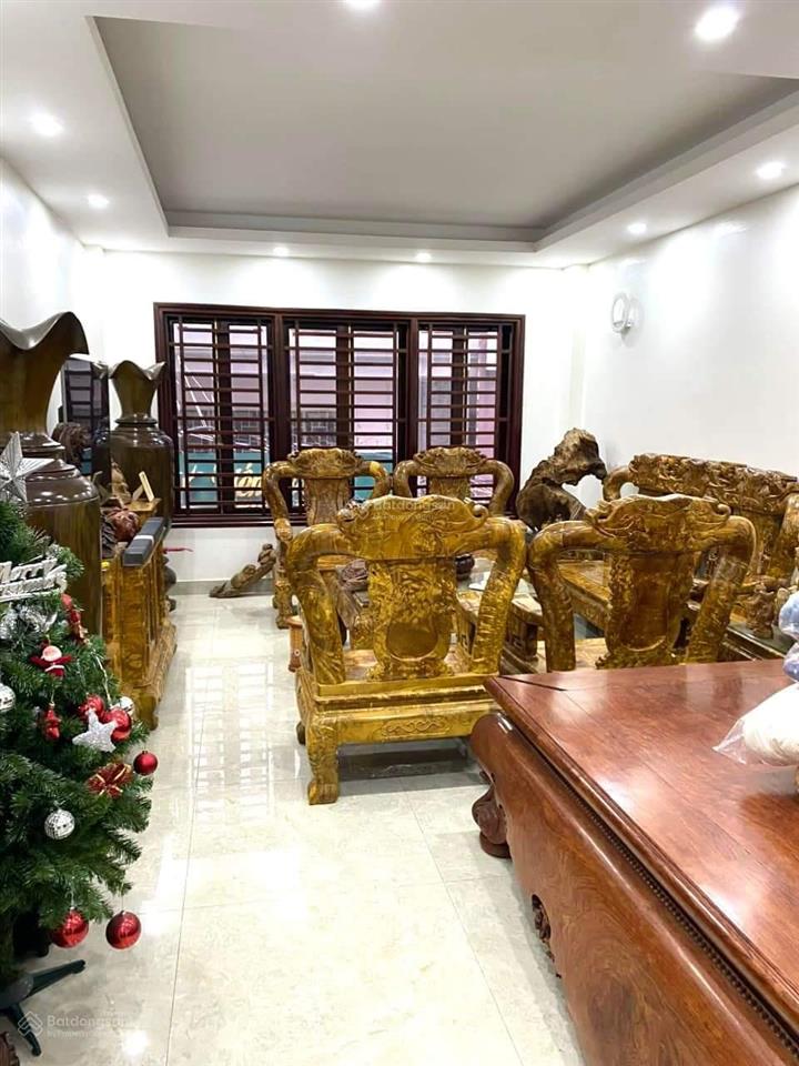 Bán nhà phố nguyên hồng, đống đa 44m 5 tầng mặt tiền 4,1m vỉa hè 2m giá 24 tỷ