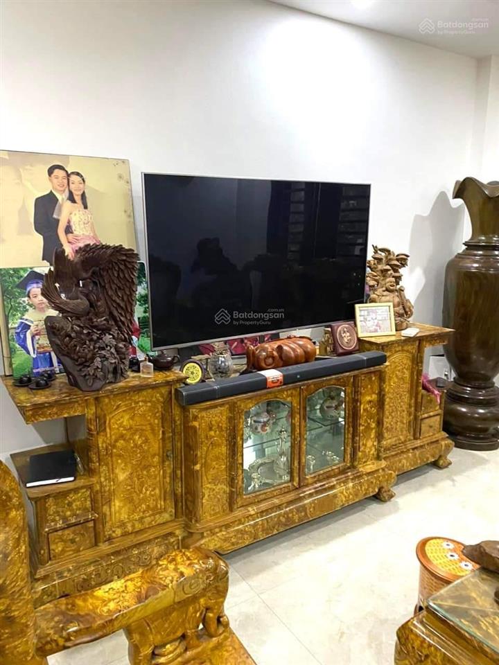 Bán nhà phố nguyên hồng, đống đa 44m 5 tầng mặt tiền 4,1m vỉa hè 2m giá 24 tỷ