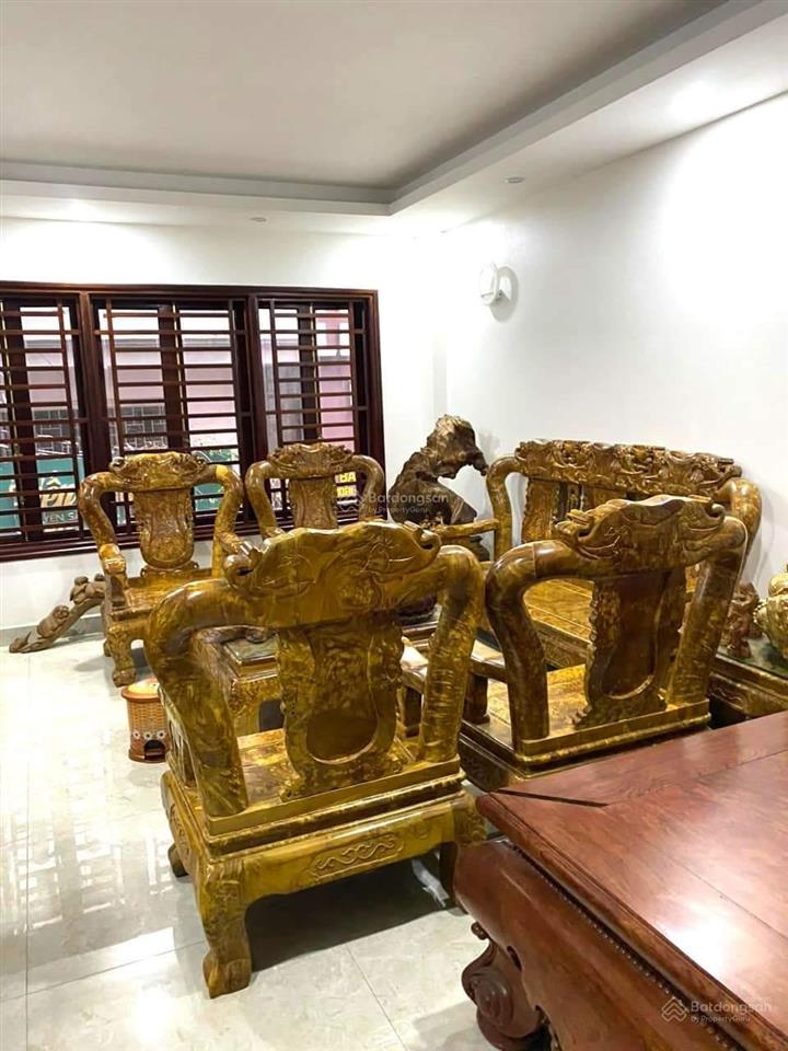 Bán nhà phố nguyên hồng, đống đa 44m 5 tầng mặt tiền 4,1m vỉa hè 2m giá 24 tỷ