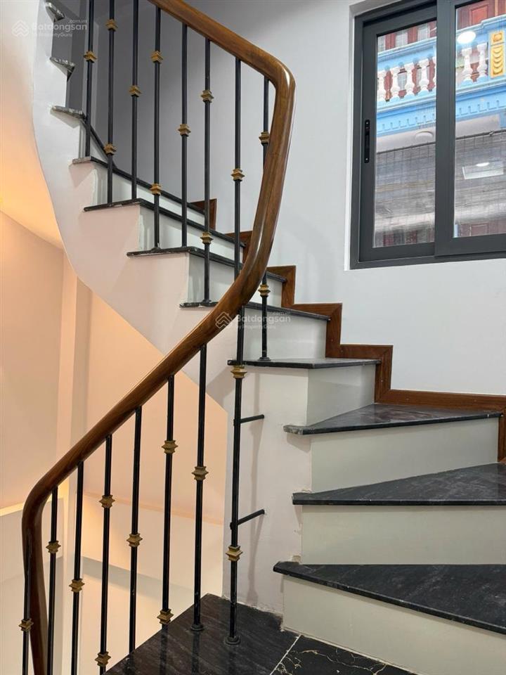 Bán nhà đường trần thái tông, cầu giấy, 45 m2, 4 tầng, mt 4,5m, giá 9,9 tỷ. ngõ ô tô, tt chuẩn