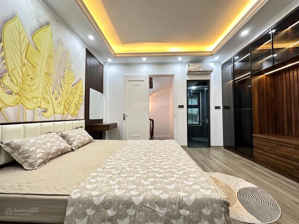 Bán nhà đường trần thái tông, cầu giấy, 45 m2, 4 tầng, mt 4,5m, giá 9,9 tỷ. ngõ ô tô, tt chuẩn