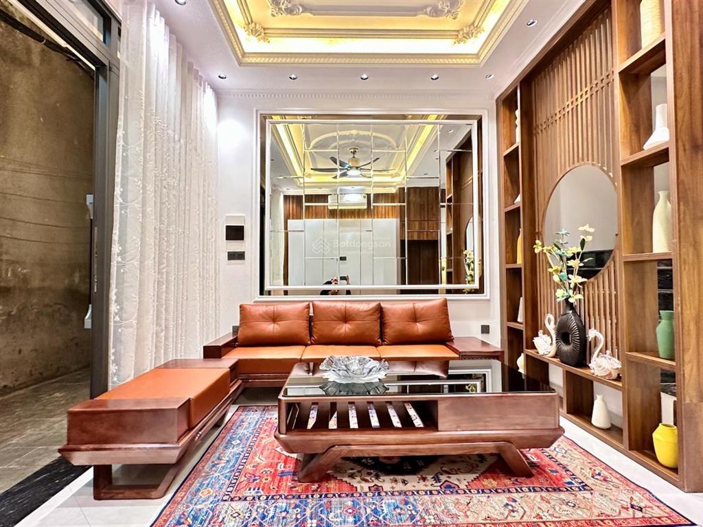 Bán nhà đường trần thái tông, cầu giấy, 45 m2, 4 tầng, mt 4,5m, giá 9,9 tỷ. ngõ ô tô, tt chuẩn