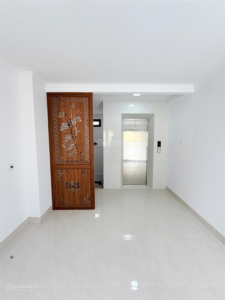 Bán nhà cầu giấy , phố hạ yên quyết, 36m, 7 tầng, thang máy, nhà mới . 15m ô tô tránh , giá 12 tỷ