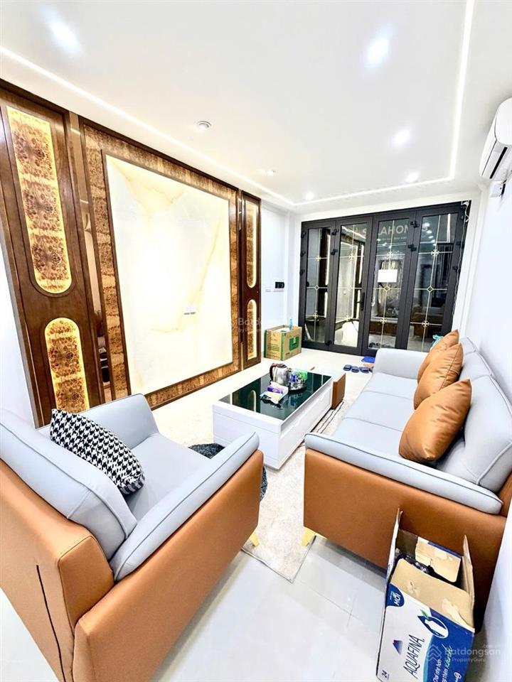 Bán nhà cầu giấy , phố hạ yên quyết, 36m, 7 tầng, thang máy, nhà mới . 15m ô tô tránh , giá 12 tỷ