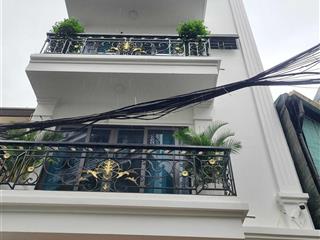 Bán nhà cầu giấy, phố hạ yên quyết. 36 m2 7 tầng. mặt tiền 3,5m . nhà mới , thang máy , 12,9 tỷ