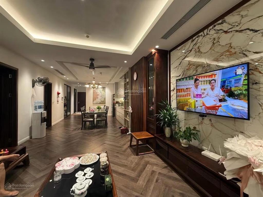 Bán chung cư royal city toà r2 tầng 25 . 4 ngủ giá 16,7 tỷ