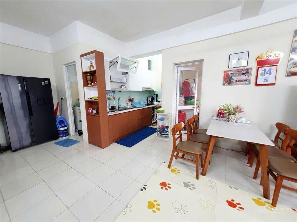 Bán căn góc 77m, 2 phòng ngủ, 2 vệ sinh, full nội thất tại kđt thành phố giao lưu