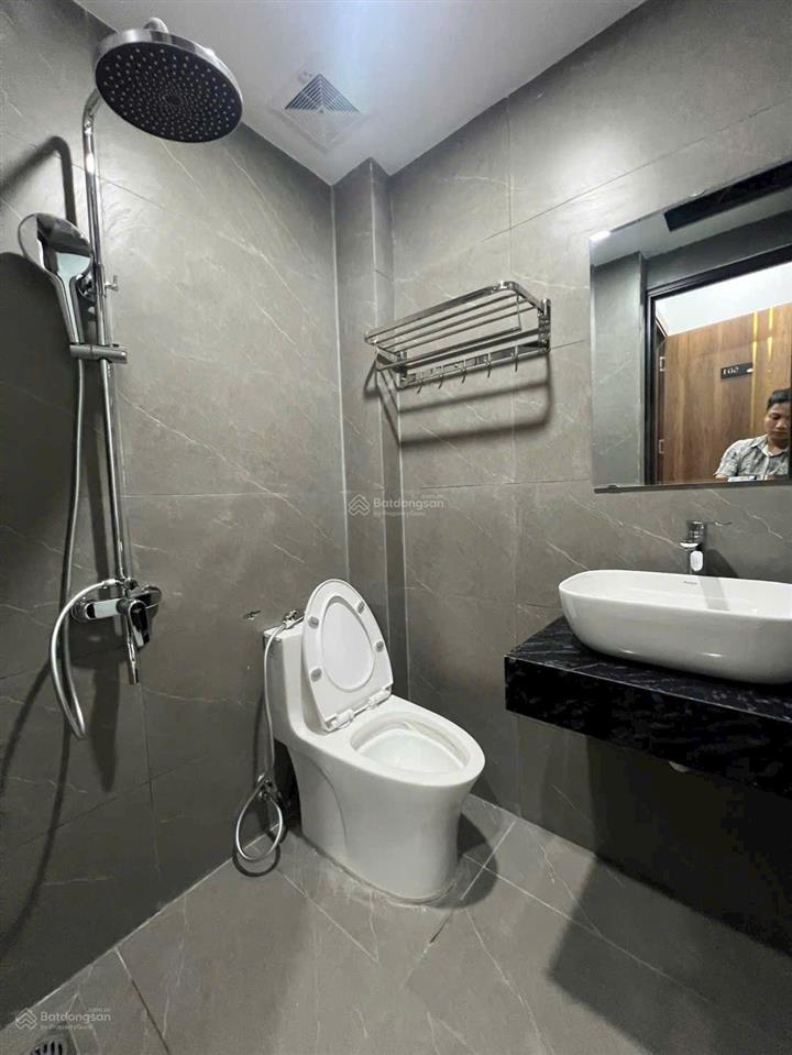 Bán căn góc 77m, 2 phòng ngủ, 2 vệ sinh, full nội thất tại kđt thành phố giao lưu