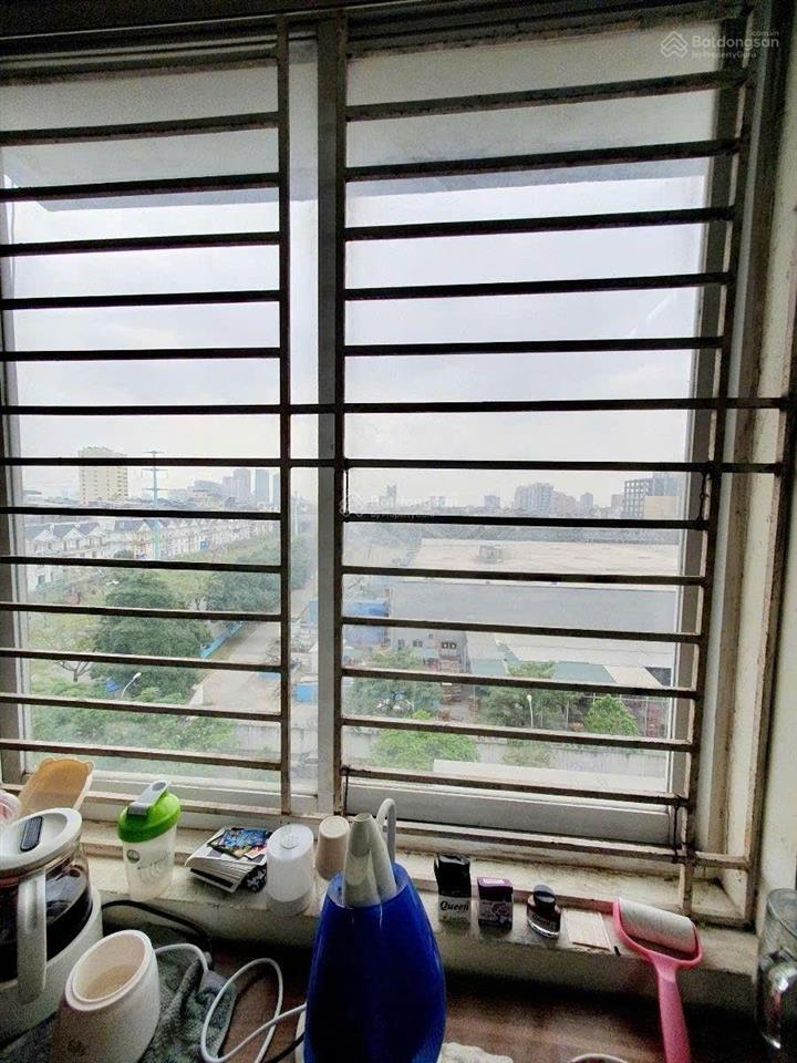 Bán căn góc 77m, 2 phòng ngủ, 2 vệ sinh, full nội thất tại kđt thành phố giao lưu