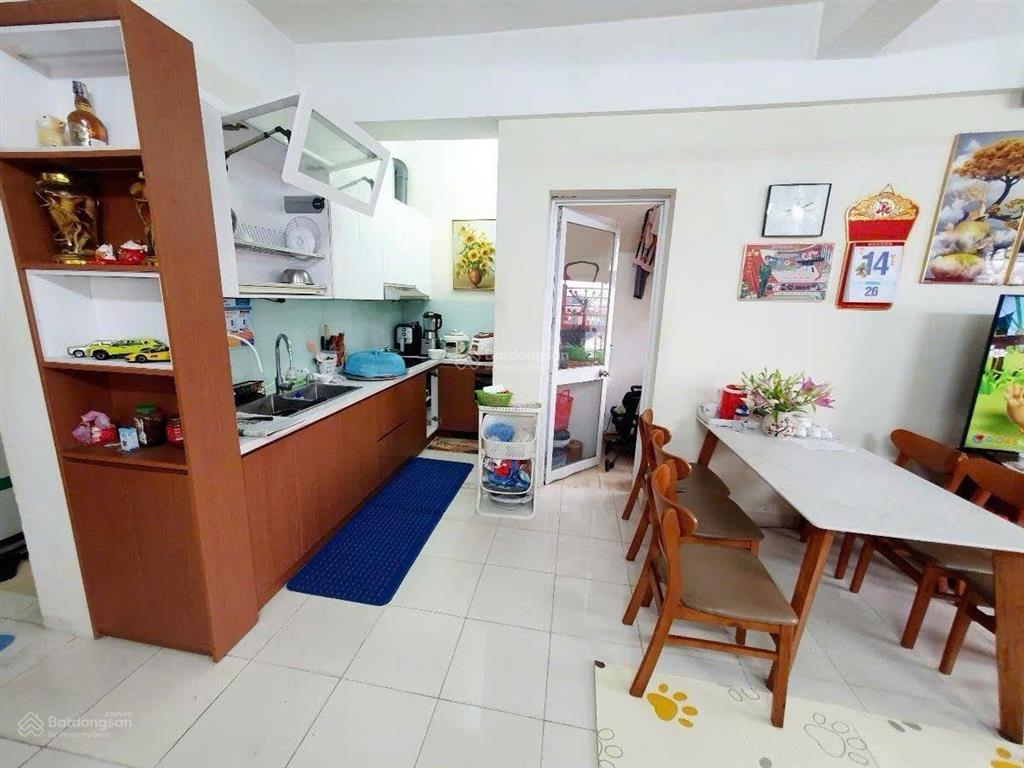 Bán căn góc 77m, 2 phòng ngủ, 2 vệ sinh, full nội thất tại kđt thành phố giao lưu