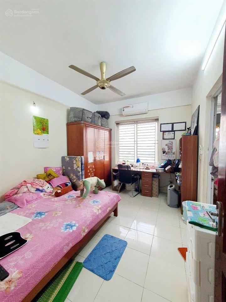 Bán căn góc 77m, 2 phòng ngủ, 2 vệ sinh, full nội thất tại kđt thành phố giao lưu