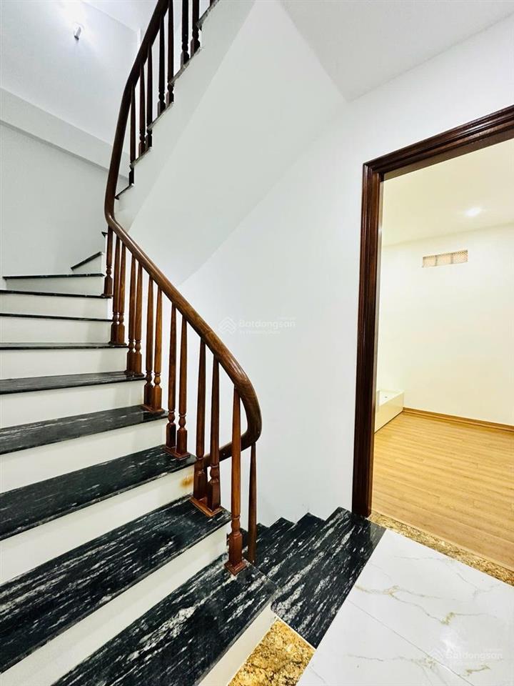 Bán nhà phan kế bính ba đình 35m, 5 tầng, mặt tiền 4m, giá 9 tỷ full nội thất
