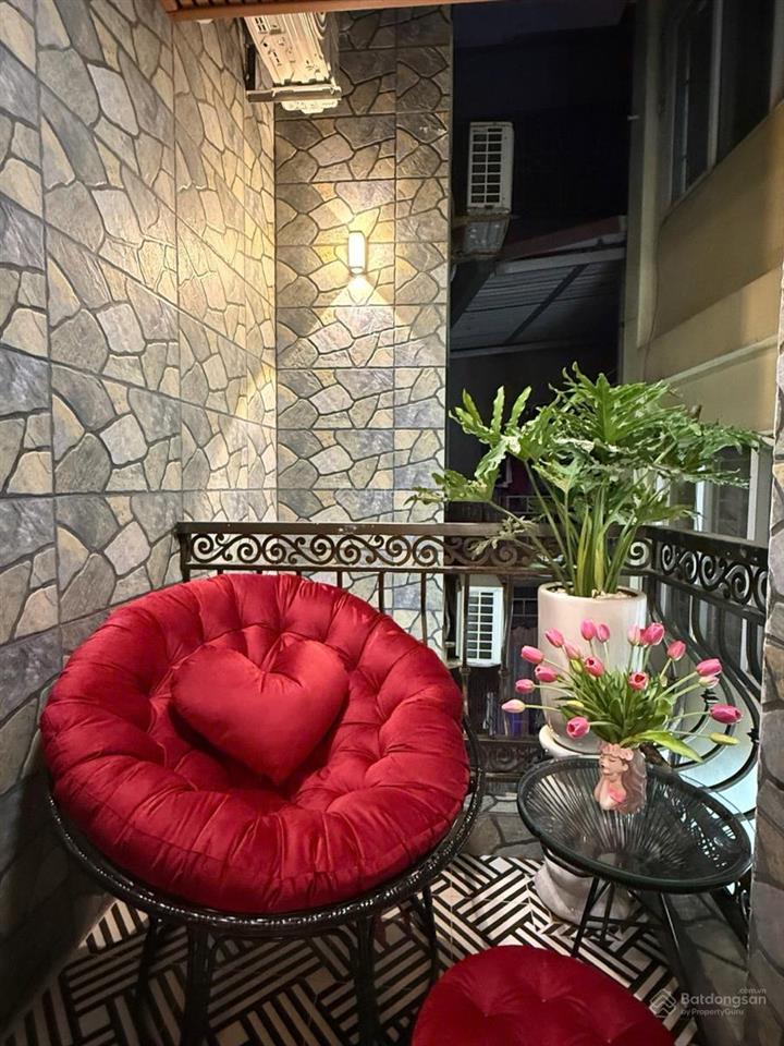 Cho thuê nhà minh khai, 35m2 5 tầng, thang máy, ngõ ô tô, 20 triệu/tháng