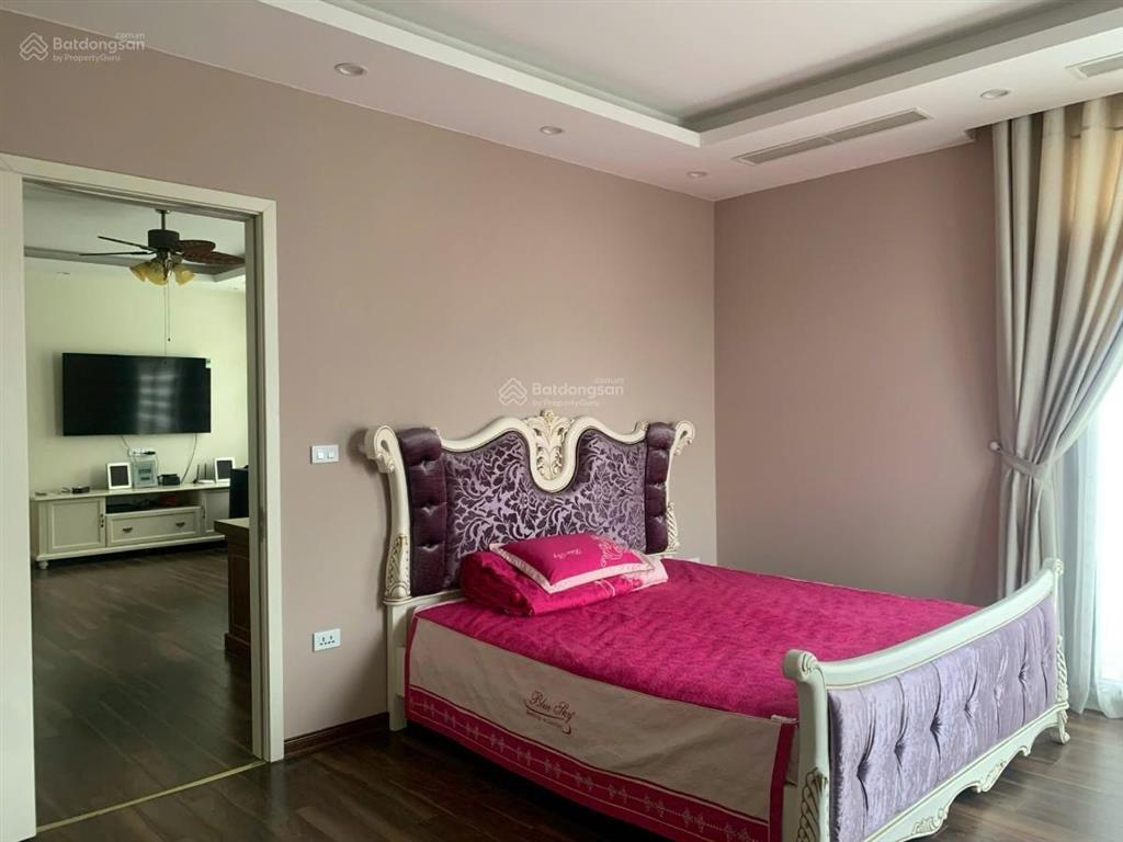 Bán biệt thự tại vinhomes riverside, 72 tỷ, 180m2, 5pn, 5wc, 4 tầng