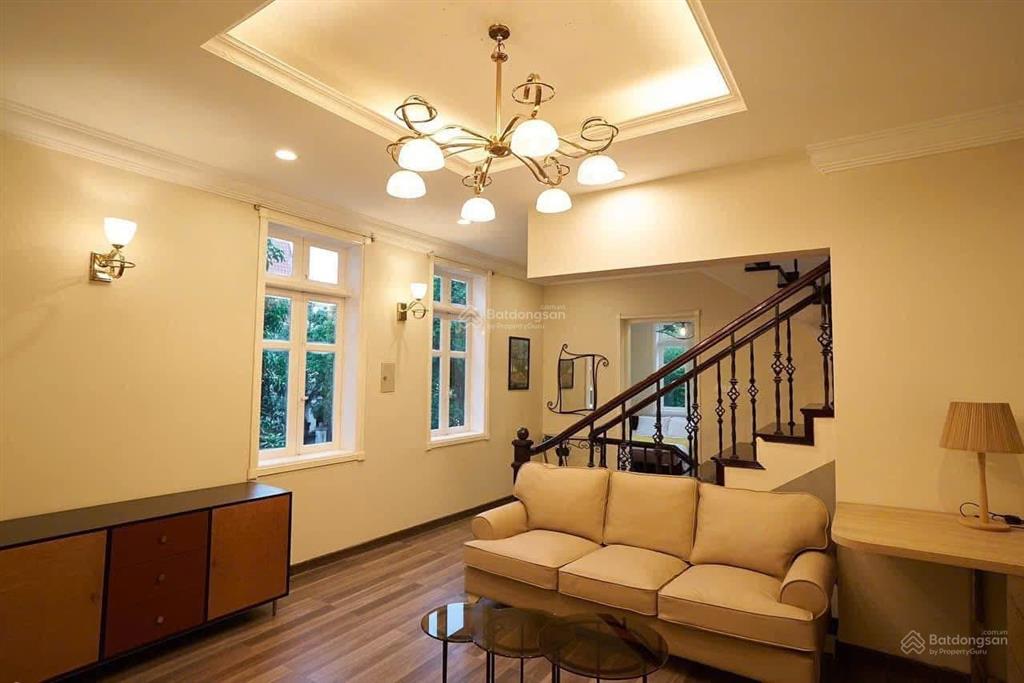 Bán biệt thự khu đô thị yên hoà ,p trần kim xuyến 265m2 .6 tầng , mặt tiền 20m , giá 157 tỷ