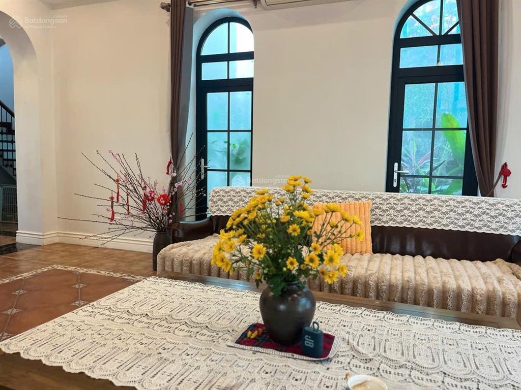 Bán nhà view hồ .phố trần duy hưng 100m 5 tầng, mt 4,5m 30m ra phố trần duy hưng 33 tỷ