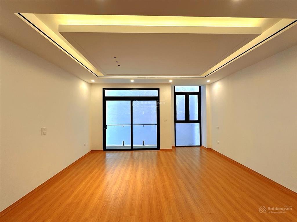 Bán nhà xuân đỉnh ngõ 435, dt 36m2, 5 tầng, mặt tiền 4m, giá 8,8 tỷ, nhà mới, thang máy