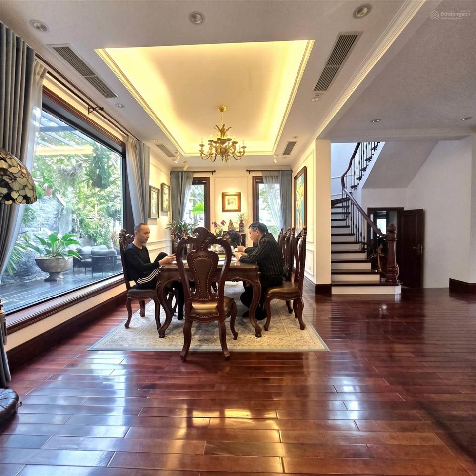 Bán nhà phân lô phố đỗ quang, cầu giấy 46m2 5 tầng, mt 4m, ô tô tránh, vỉa hè 2m, giá 20,5 tỷ