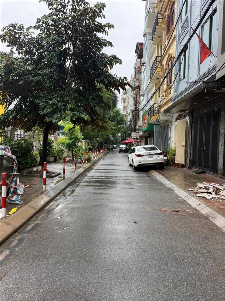 Bán nhà phân lô phố đỗ quang, cầu giấy 46m2 5 tầng, mt 4m, ô tô tránh, vỉa hè 2m, giá 20,5 tỷ