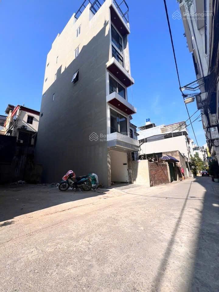 Nhà phố 7 tầng, thang máy tư đình, long biên 45m2 đường 6m