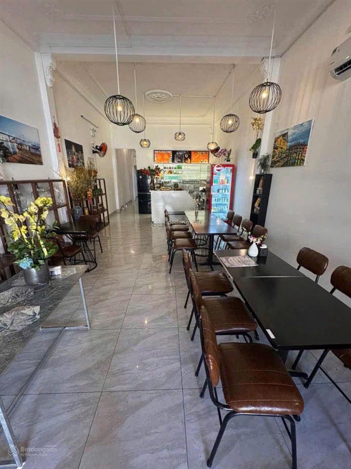 Bán nhà mặt tiền mai thúc lân  ngũ hành sơn  đà nẵng.  0905 890 ***