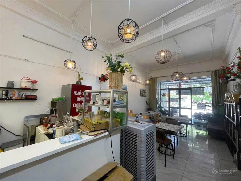 Bán nhà mặt tiền mai thúc lân  ngũ hành sơn  đà nẵng.  0905 890 ***