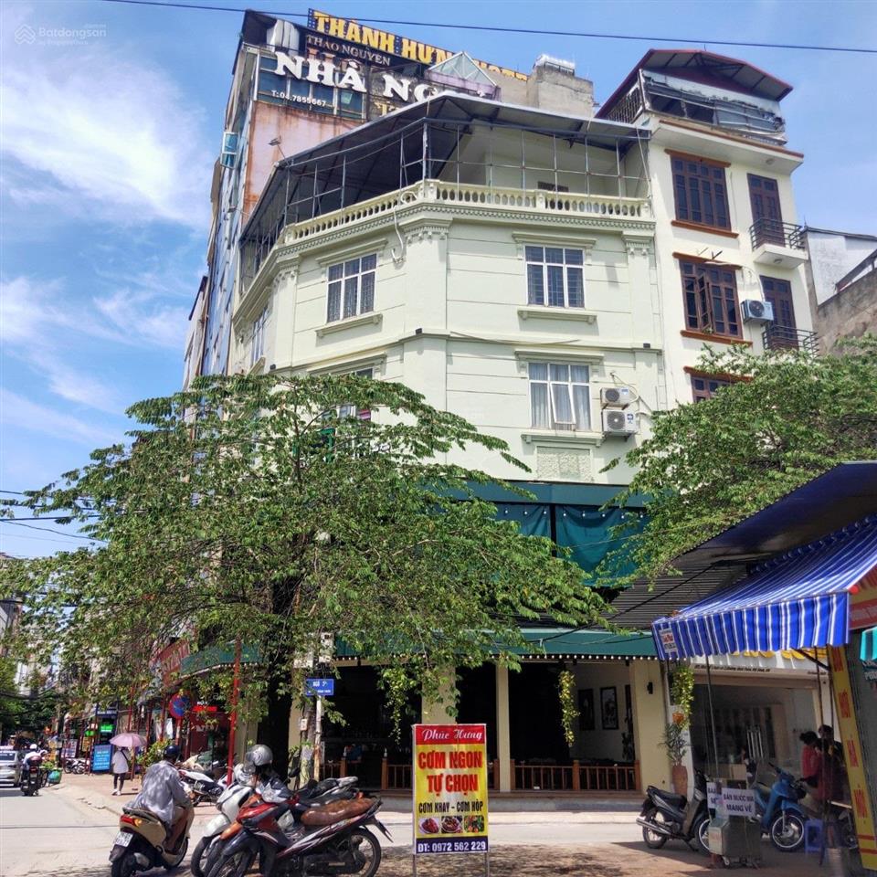 Cần bán gấp nhà 230m2 lô góc mặt đường đình thôn mặt tiền 10m giá 89 tỷ.