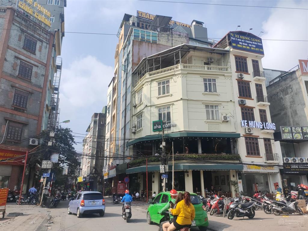 Cần bán gấp nhà 230m2 lô góc mặt đường đình thôn mặt tiền 10m giá 89 tỷ.