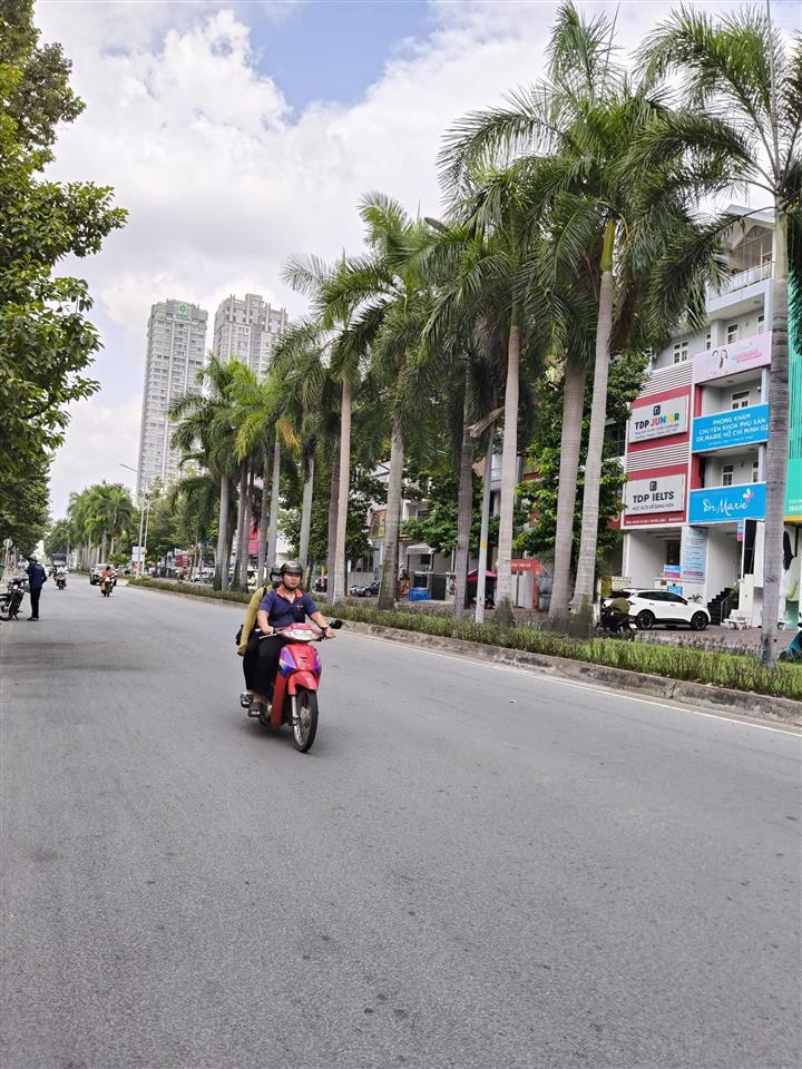 Chỉ 4,99 tỷ có nhà 72m2, 2 tầng ở phố nguyễn thị thập quận 7 cũ,  0979 532 ***