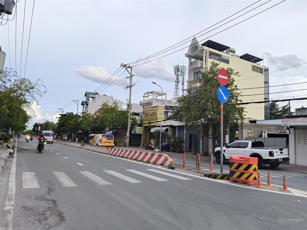 Chỉ 4,6 tỷ sở hữu nhà 2 tầng 69m2 ở huỳnh tấn phát quận 7 cũ, ( 0979 532 ***)