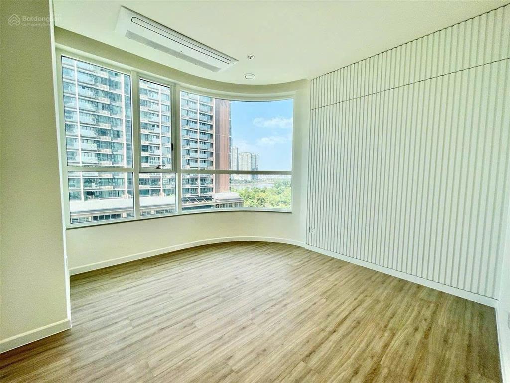 Bán căn 2pn dt 97m2 view sông giá 18,5 tỷ