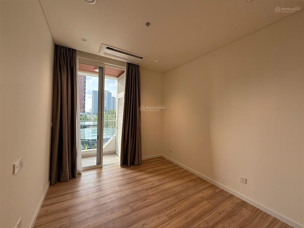 Bán 3pn nhà cơ bản dt 135m2 giá 32 tỷ
