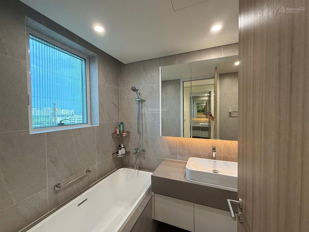 Bán 3pn nhà cơ bản dt 135m2 giá 32 tỷ