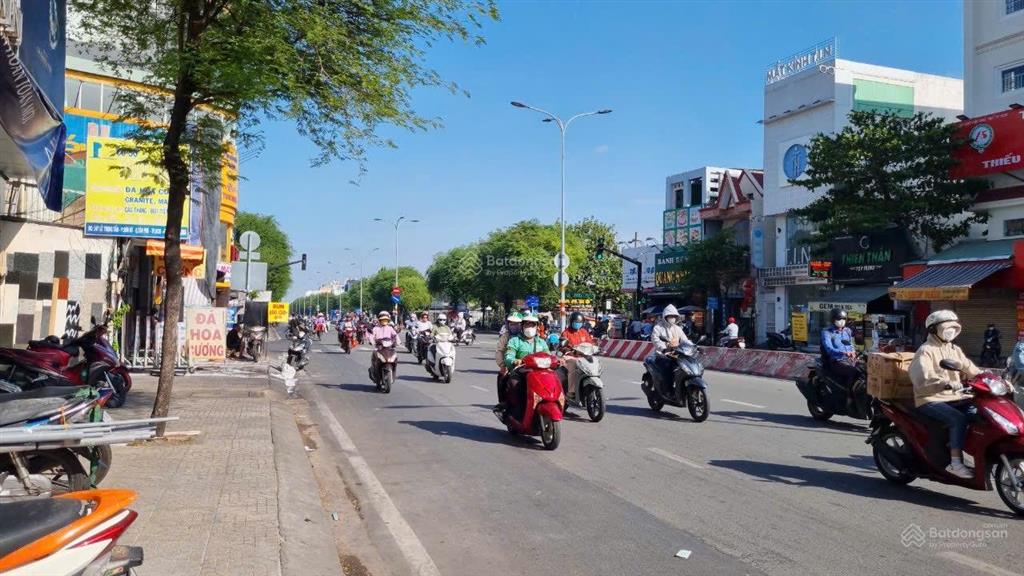 Bán nhà mtkd lê trọng tấn, dt 8x45, giá chỉ 40 tỷ tl!