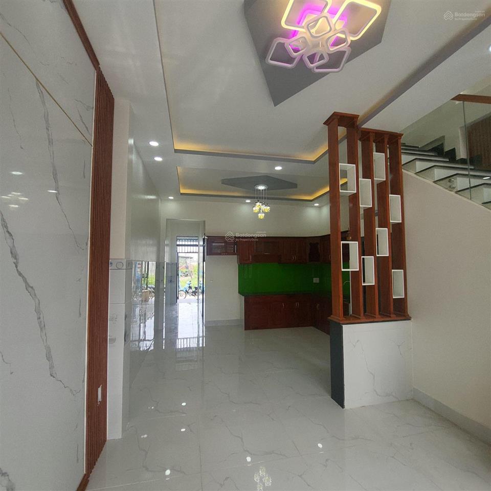 Nhà bán gia tốt khu tt thị trấn