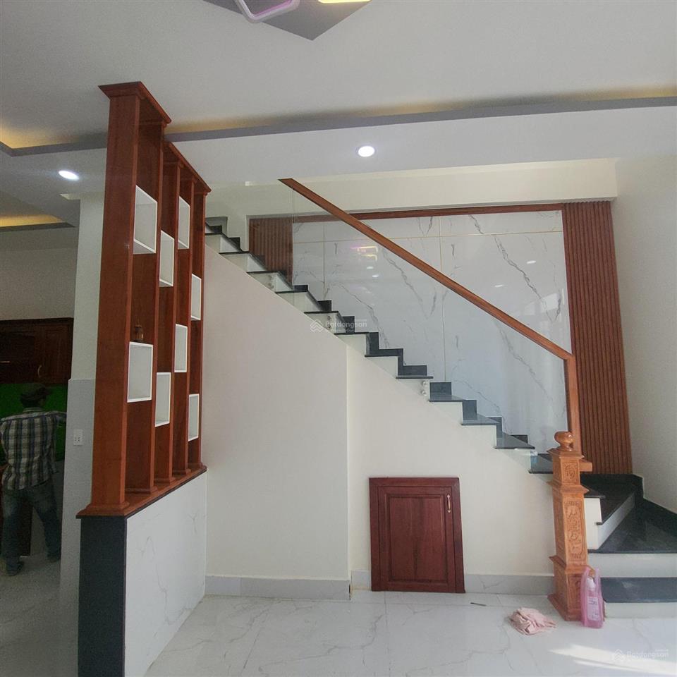 Nhà bán gia tốt khu tt thị trấn