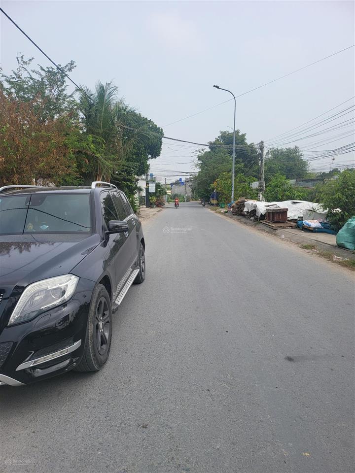 Nhà bán gia tốt khu tt thị trấn