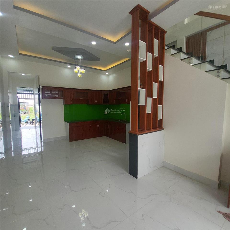 Nhà bán gia tốt khu tt thị trấn