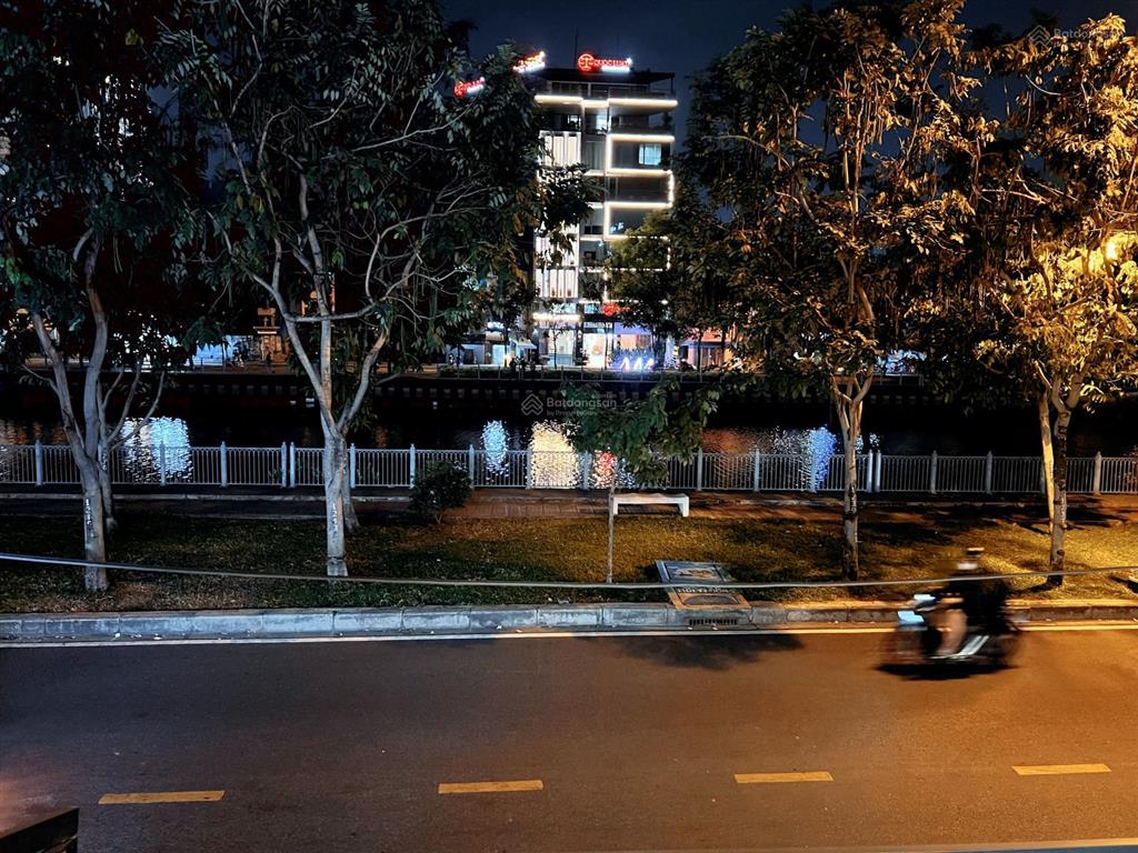 Ban công lớn view kênh trường sa, 35m2 full nội thất, thuê ngắn và dài hạn