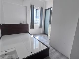 Căn hộ 2pn 2wc full nội thất, ban công, view trường sa phú nhuận
