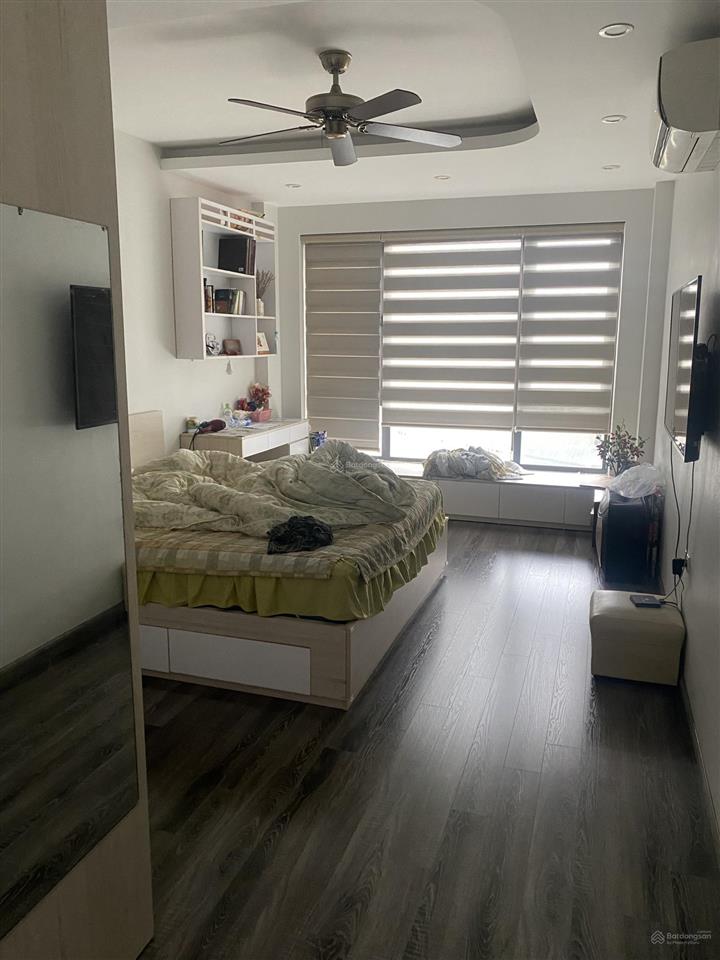 Bán nhà long biên 5 tầng, gara, thang máy, ô tô tránh