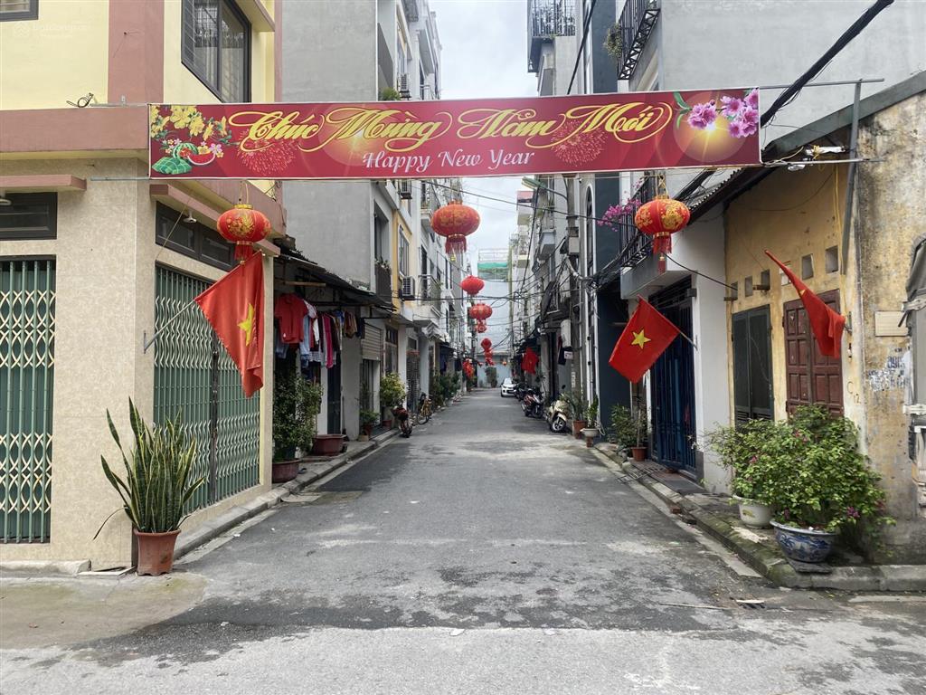 Bán nhà long biên 5 tầng, gara, thang máy, ô tô tránh