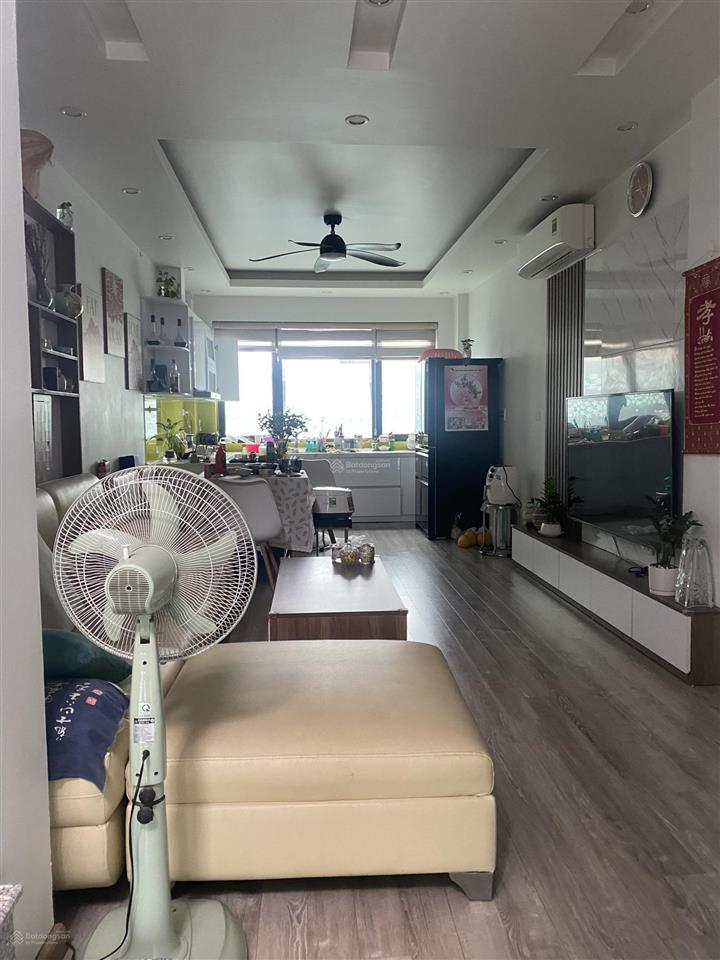 Bán nhà long biên 5 tầng, gara, thang máy, ô tô tránh