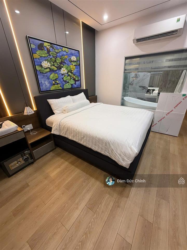 Nhà mặt phố tại đường hà bồng, giá 9,8 tỷ, 100m2, 4pn, 5wc, pháp lý đầy đủ  0905 599 ***